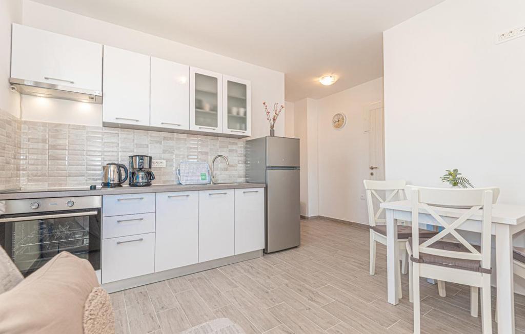 Apartments Kostelic Murter Quarto foto